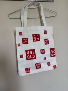 UNIQLO CANVAS PRINTED INITIALS TOTE BAG