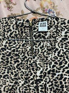 A Sleeveless veromoda Party Wear Top Size :M