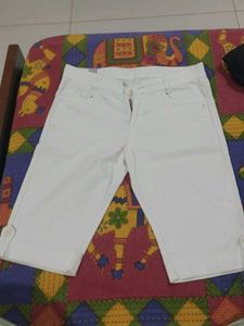 White Capri Pants