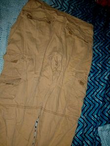 Men&#39;s Khaki Cargo Pants