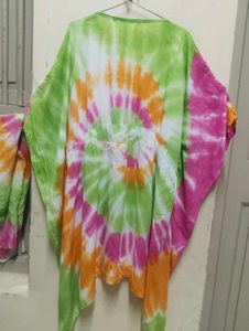 Tie-Dye Kaftan Set looks awesome 😎