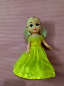 Cute Princess Bella Doll Dancing And Singing