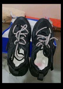 Black Sports Shoes