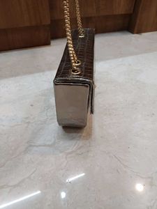 SILVER Chanel sling purse 🍓🌟