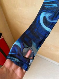 Abstract Print Fitted Top