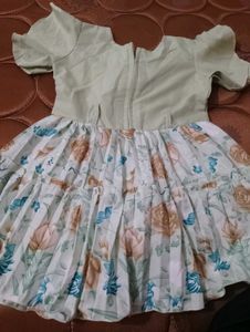 Floral Dress with Cute Detail
