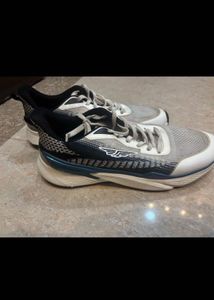Red Tape White Sport Shoes