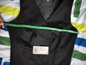 waist coat by pantaloons. Elegant Black Sleeveless