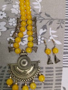 🌼Beautiful Yellow Pearl Necklace Set🌼