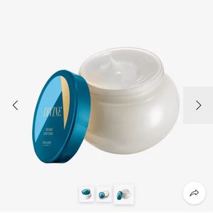 Oriflame Sweden Divine Perfumed Body Cream-250 ml