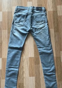 Light Wash Skinny Jeans