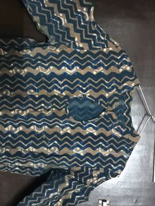 Modern Wavy Print Cold Shoulder Kurti Dress