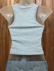 Model Off Duty Grey H&amp;M Tank Top