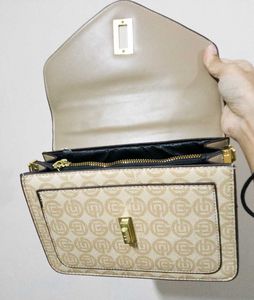 Old Money Luxurious Beige Patterned Handbag
