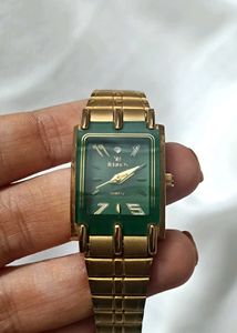 Elegant Gold Watch QUARTZ