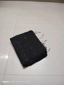 Elegant Black Saree With Blouse Pices