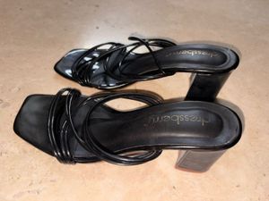 DressBerry Black Block Heels