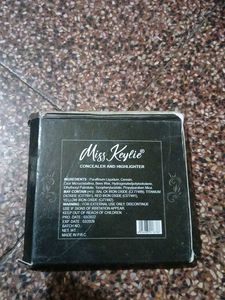 Miss Keylie Highlight &amp; Contour Palette