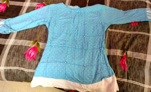 Women Casual Wear Pearl Top