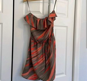 Grey Coral Strapless Hemline Gap 👗