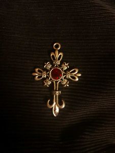 Gothic Pendant for Y2k Gotham Baddie :3