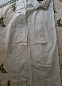 Peter England Shirt With Zero Flaws.