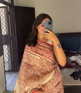 Elegant Red &amp; Beige Patterned Saree
