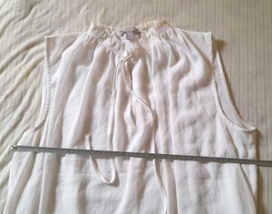 H&amp;M Sleevless Ivory Crepe Top With Flaws