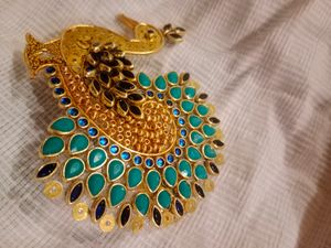 Peacock Hair Center Clip And Lotous Bangles