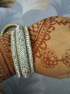 Combo Of 4 Bangles Set