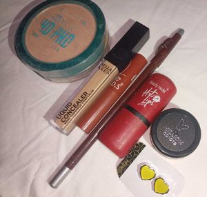 8 COMBO MAKE UP OFFER!! 😍🤌🏻