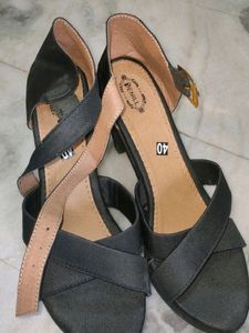Brand New DENILL BLACK Heels 👠 40 Size