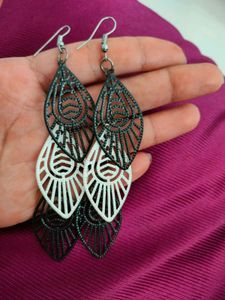 A Cute Western Earrings