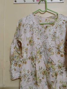 Short chikankari cotton kurta