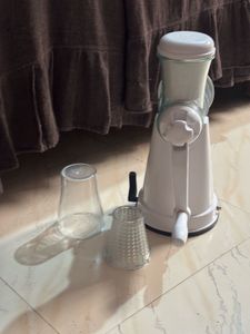Hand Juicer