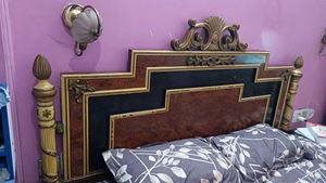 Queen Size Double Bed With Dressing Table.