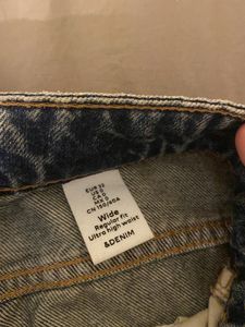 SALE PRICE!- straight leg H&amp;M acid washed jeans💿