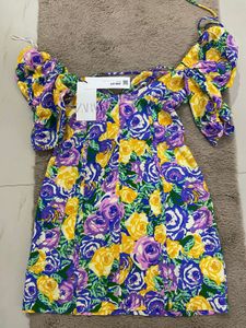 Puff sleeve deep neck Zara Floral Mini Dress