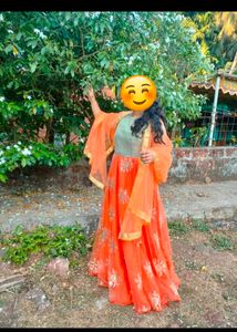 Gown With Can Attached No Any Flaws