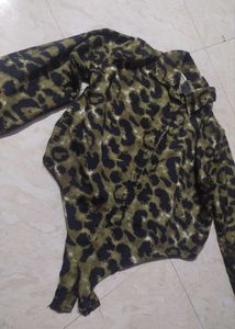 Bold Leopard Print  Top✨❤️