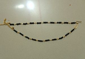 Beautiful golden and Black crystal Bracelet Or ank