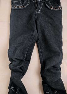 Black Denim Capree Jeans