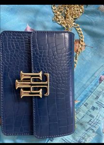 TH Sling Bag
