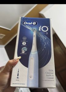 Oral B Electric Toothbrush