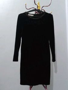 Elegant Black Velvet Dress