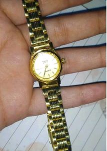 Ladies Vintage Glod Watch