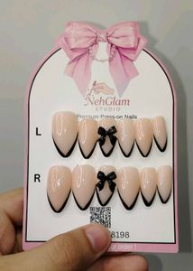 Press-On Nails with Bow