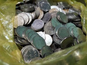 1 Rupee Small Coins 150 Piece Lot