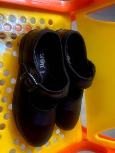 school shoes black