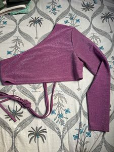 pink top